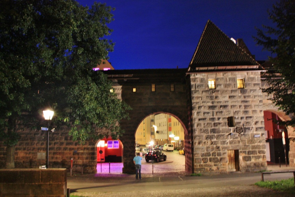 Foto: Puerta en la muralla - Nuremberg (Nürnberg) (Bavaria), Alemania