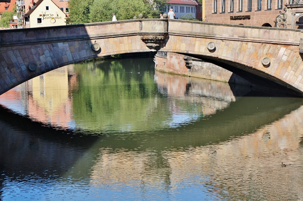 Foto: Puente sobre el Pegnitz - Nuremberg (Nürnberg) (Bavaria), Alemania