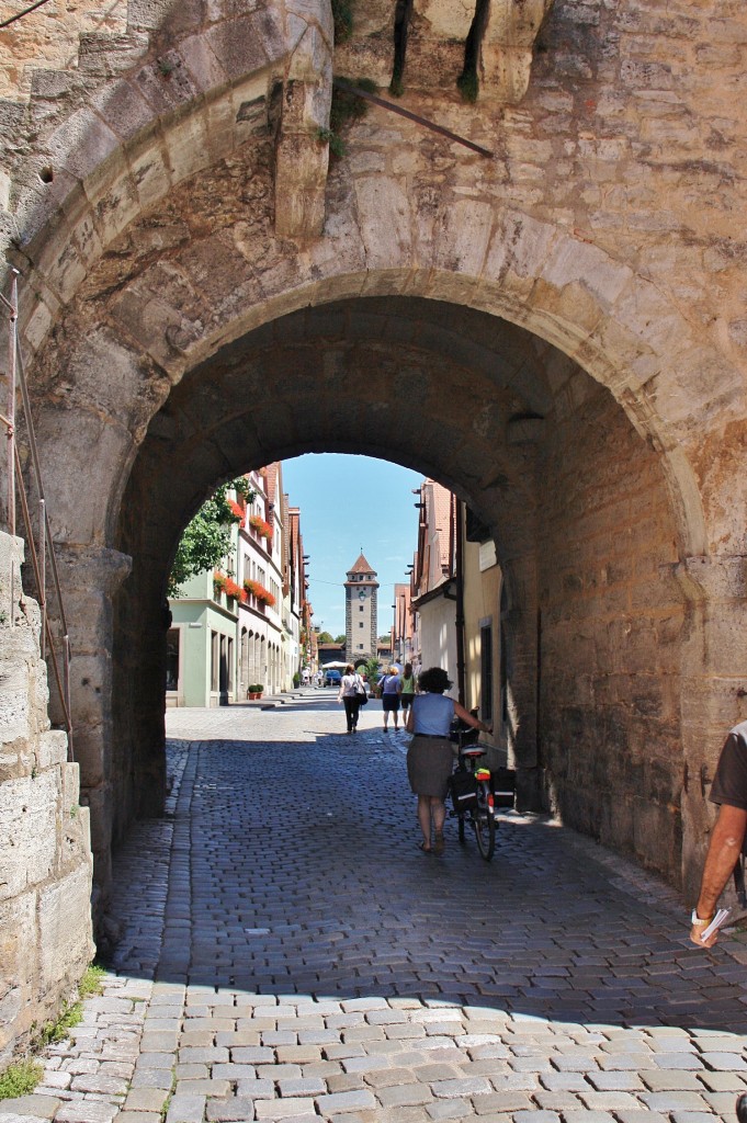 Foto: Puerta en la muralla - Rothenburg ob der Tauber (Bavaria), Alemania