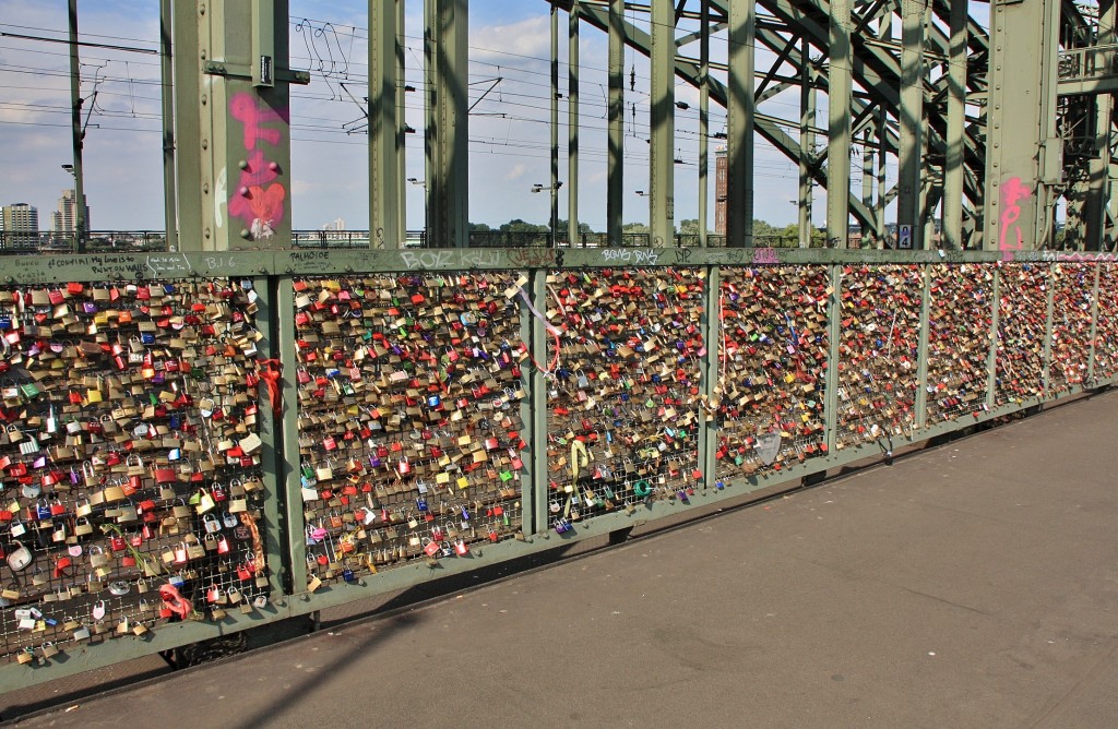 Foto: Puente sobre el Rhein - Köln (Colonia) (North Rhine-Westphalia), Alemania