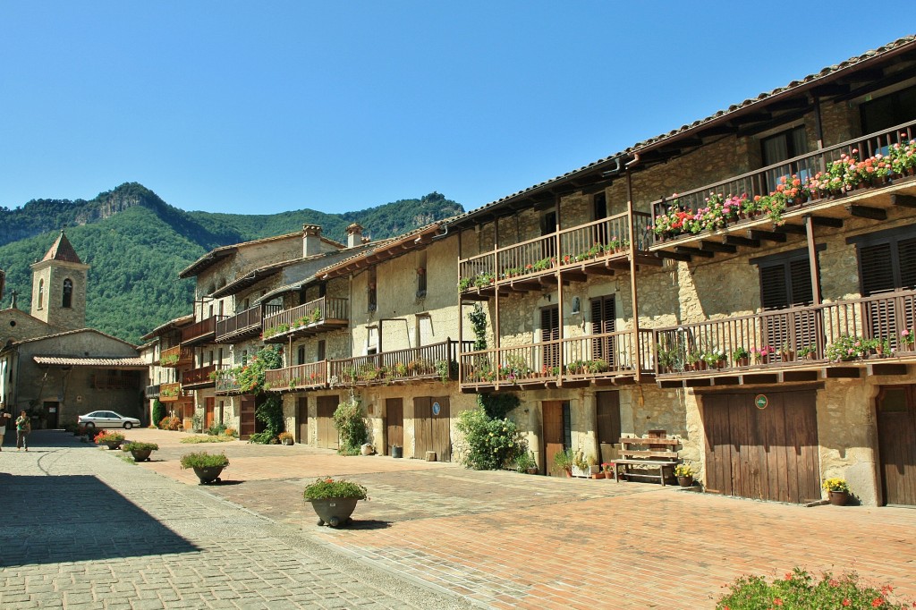 Foto: Calle de la Teixeda - Hostalets d´en Bas (La Vall d´en Bas) (Girona), España