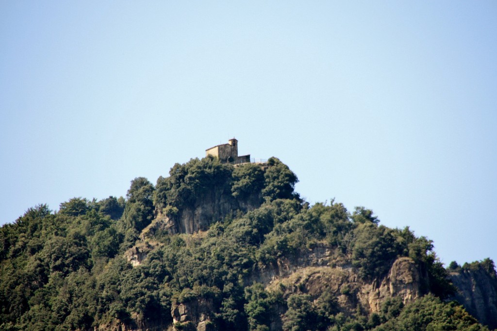 Foto: Sant Miquel de Falgars - Hostalets d´en Bas (La Vall d´en Bas) (Girona), España