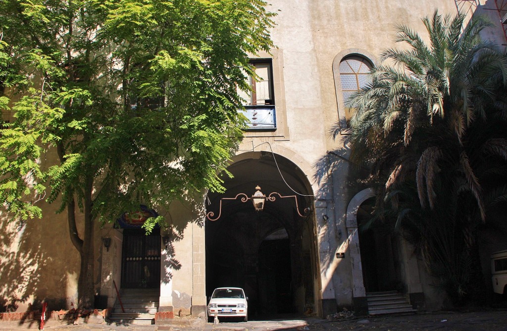 Foto: Interio  de un patio - Catania (Sicily), Italia