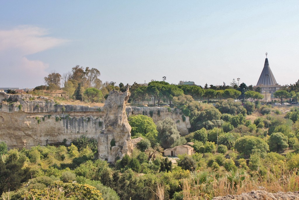 Foto: Vista de la ciudad desde la necrópolis - Siracusa (Sicily), Italia