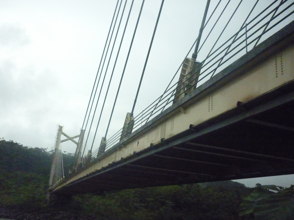 Foto: Puente sobre el río Pastaza - Puyo, Chuvitayu (Pastaza), Ecuador