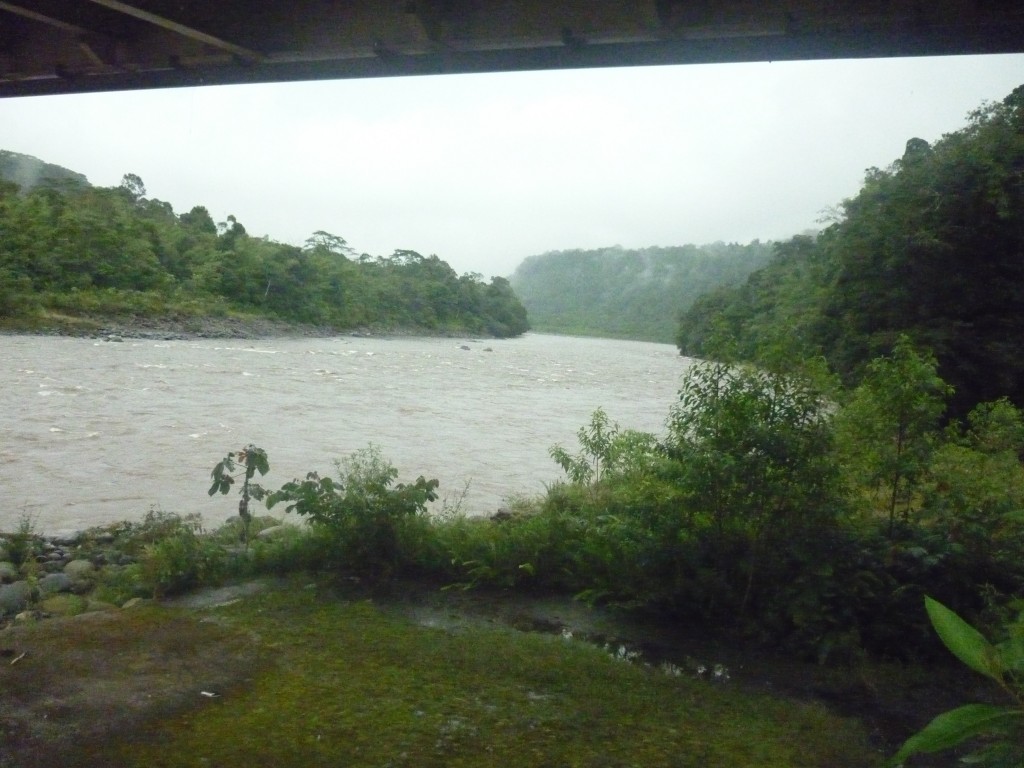 Foto: Puente sobre el río Pastaza - Puyo, Chuvitayu (Pastaza), Ecuador