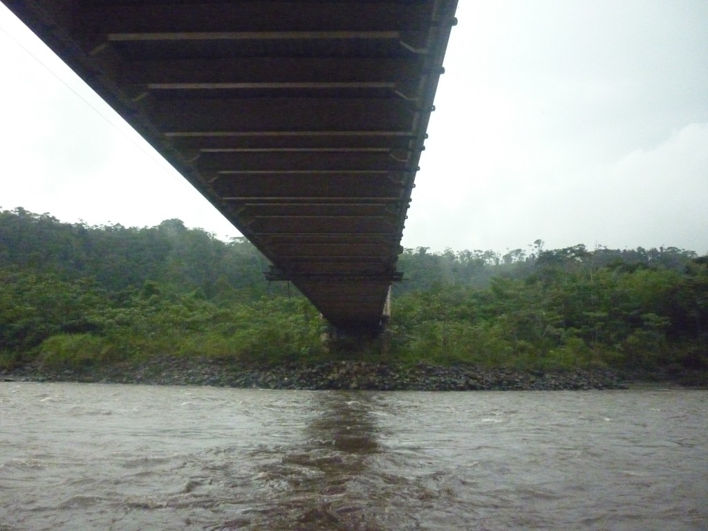 Foto: Puente sobre el río Pastaza - Puyo, Chuvitayu (Pastaza), Ecuador