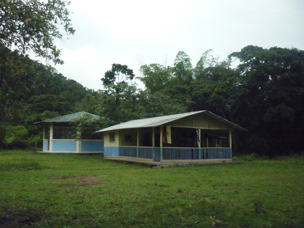 Foto: Escuela - Puyo, Chuvitayu (Pastaza), Ecuador