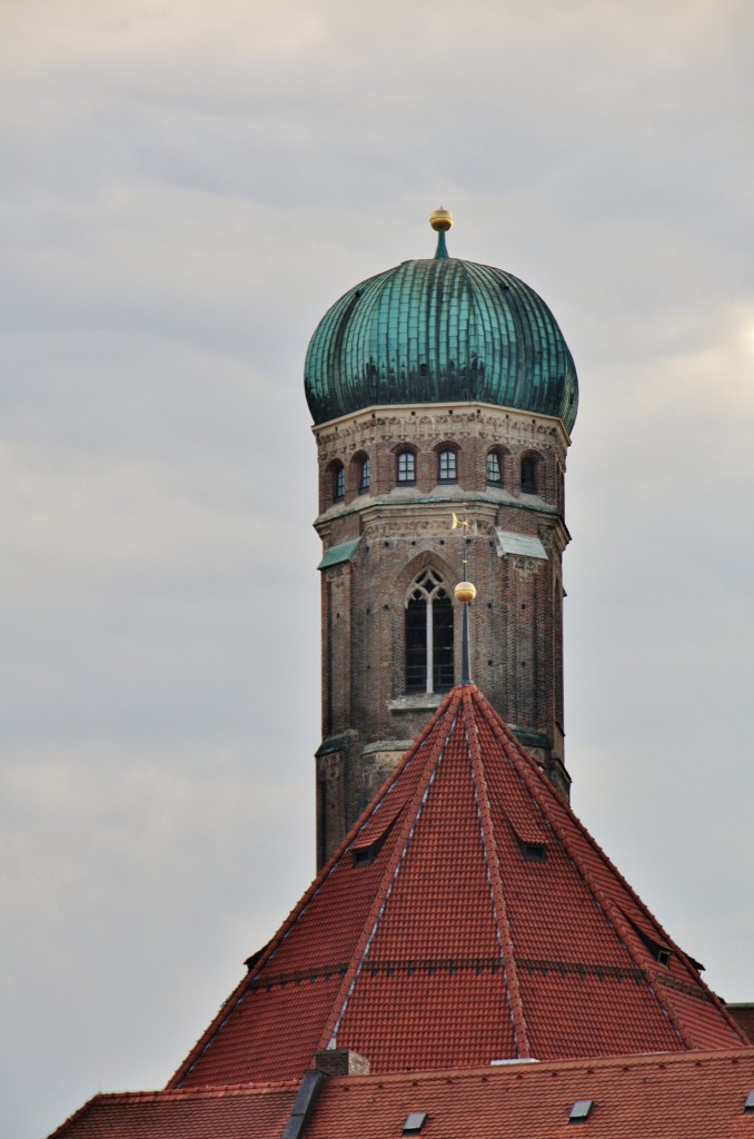 Foto: Campanario de una iglesia - Múnich (München) (Bavaria), Alemania