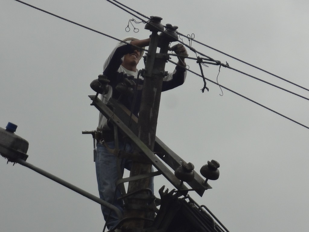 Foto: Hombres en las alturas - Shell (Pastaza), Ecuador