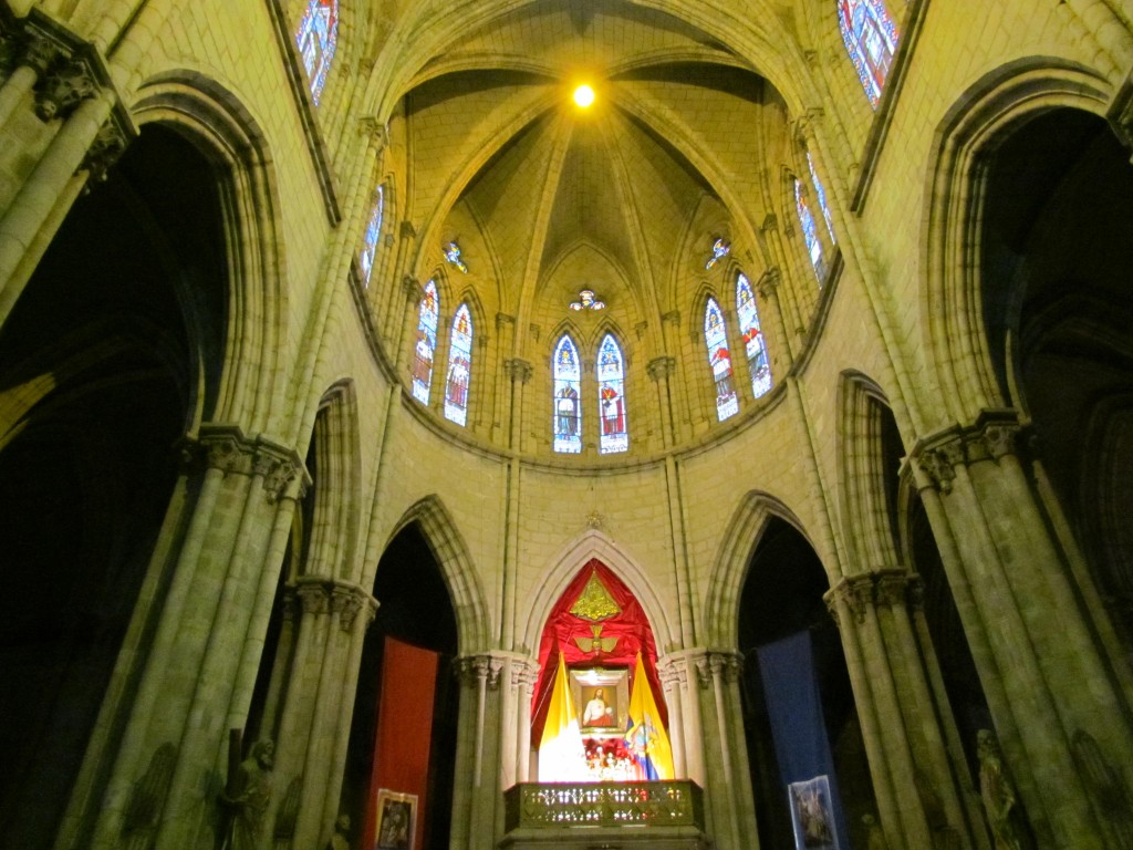 Foto: Basilica del Voto Nacional - Quito (Pichincha), Ecuador