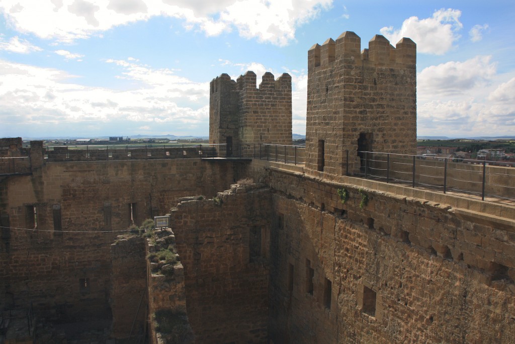 Foto: Paseo de ronda del castillo - Sádaba (Huesca), España