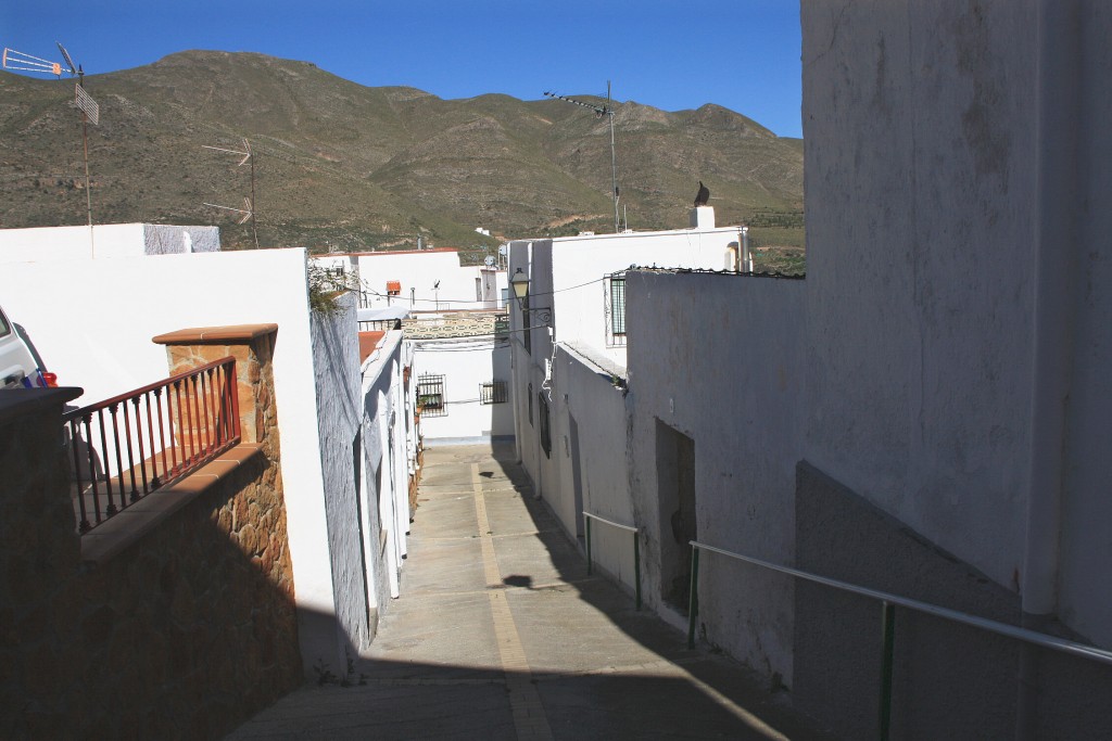 Foto: Vista del pueblo - Enix (Almería), España