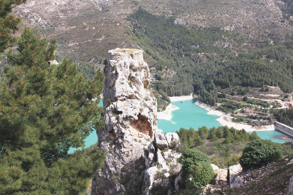 Foto: Vistas desde el pueblo - El castell de Guadalest (Alicante), España