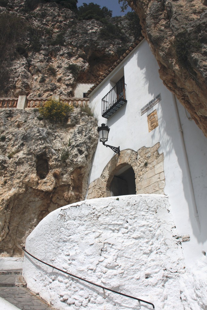 Foto: Entrada al centro histórico - El castell de Guadalest (Alicante), España