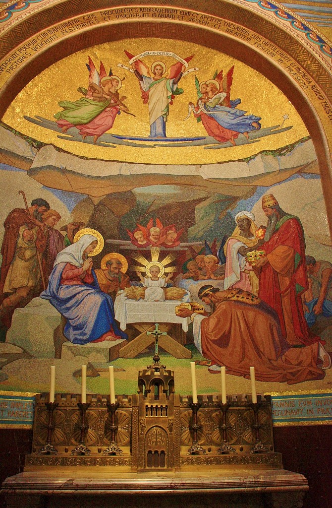 Foto: Interior de la basílica - Lourdes (Midi-Pyrénées), Francia