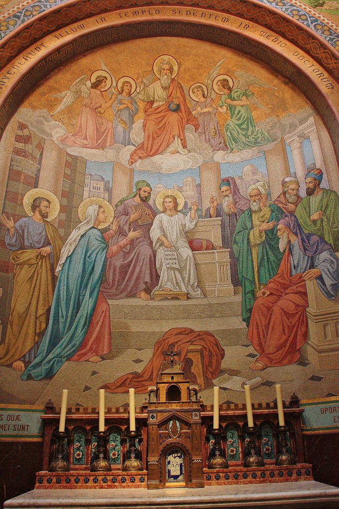 Foto: Interior de la basílica - Lourdes (Midi-Pyrénées), Francia