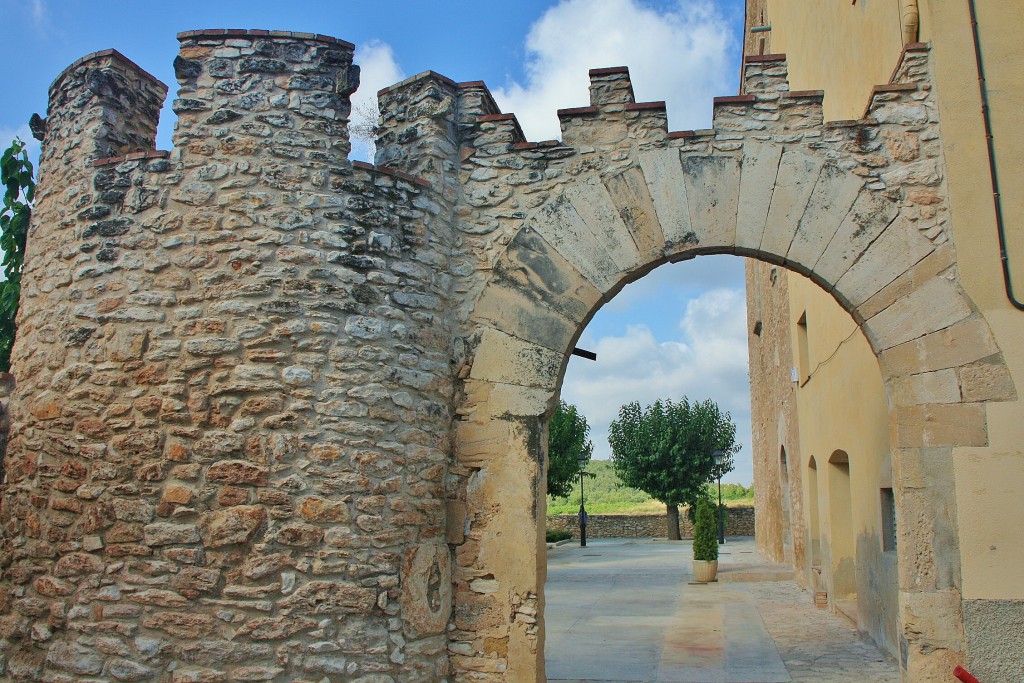 Foto: Puerta de la muralla - Rodonyà (Tarragona), España