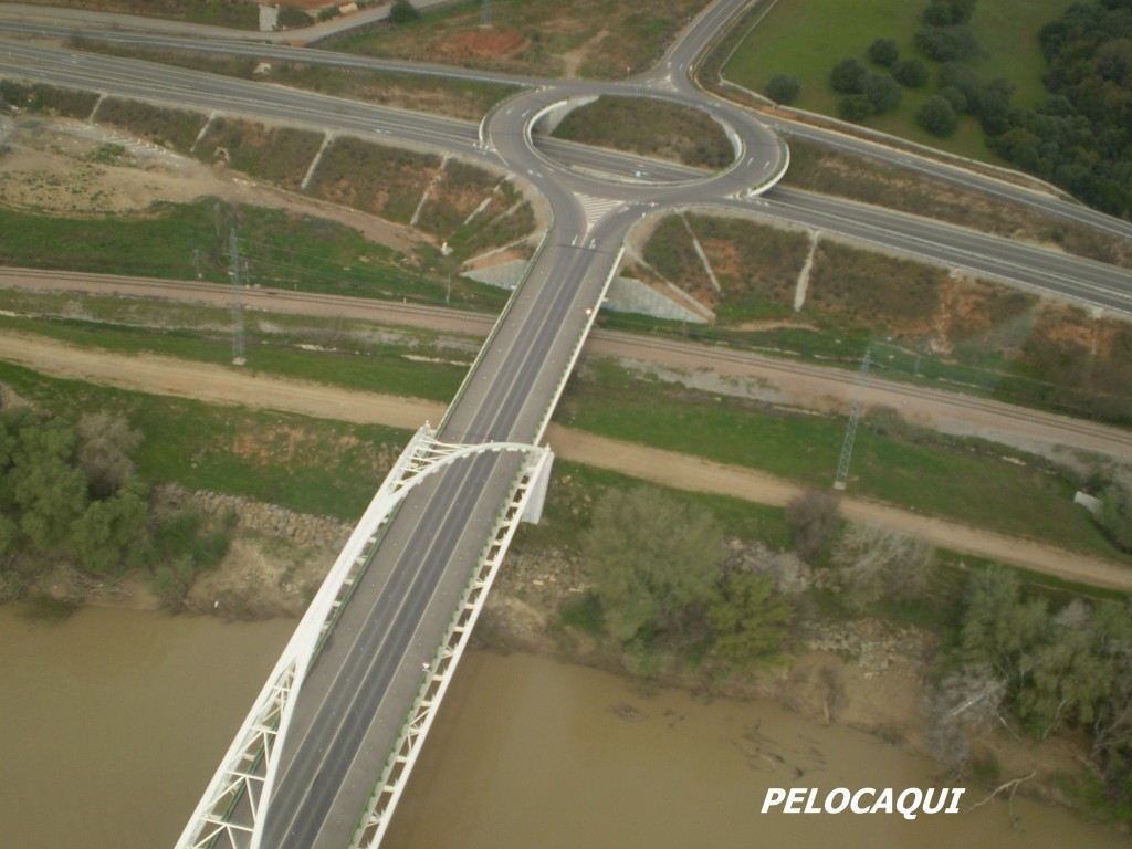 Foto: El puente y la rotonda - Palma Del Rio (Córdoba), España