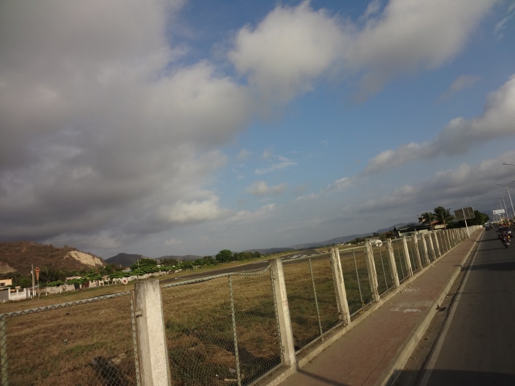 Foto: Aeropuerto - San  Vicente (Manabí), Ecuador