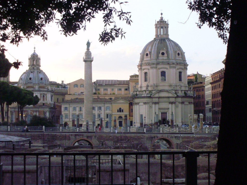 Foto: Foro Y Columna De Trajano - Roma, Italia