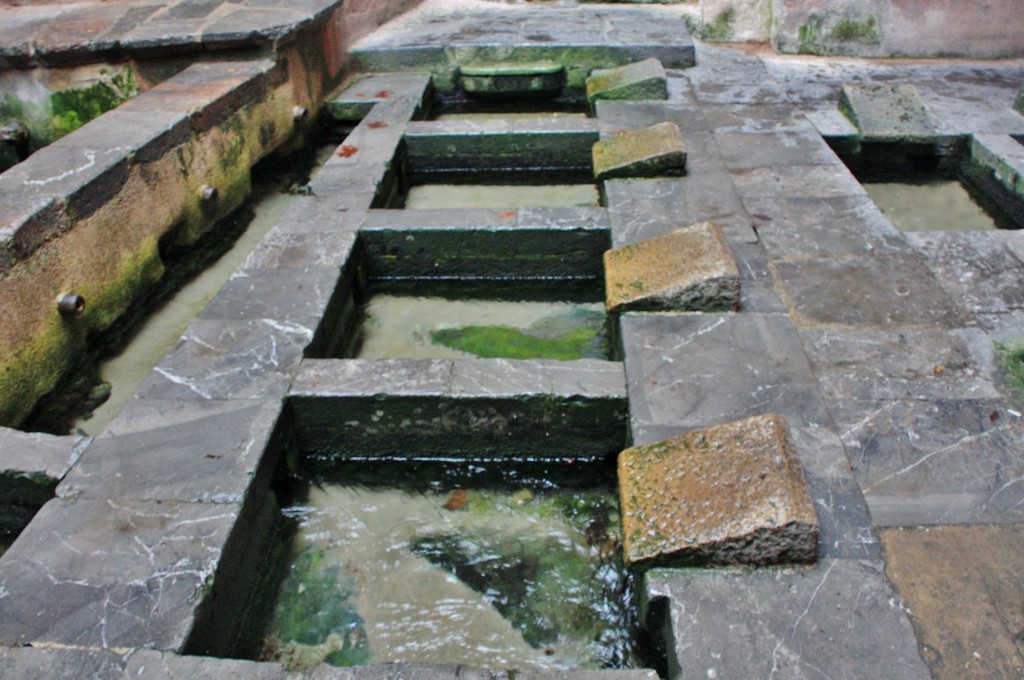 Foto: Lavaderos en un manantial - Cefalù (Sicily), Italia