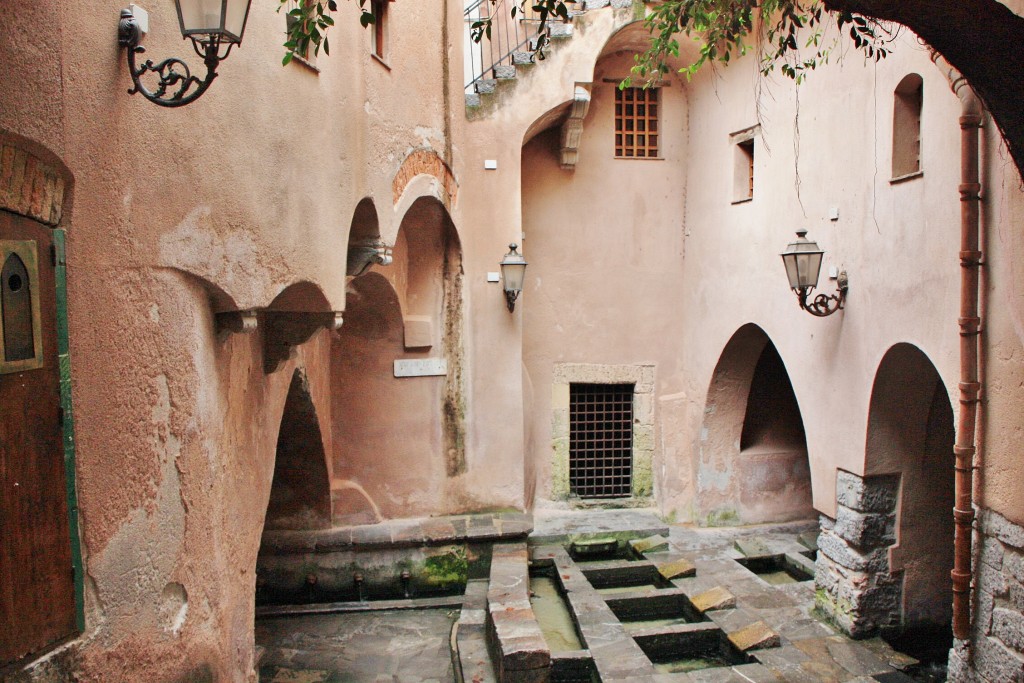 Foto: Lavaderos en un manantial - Cefalù (Sicily), Italia