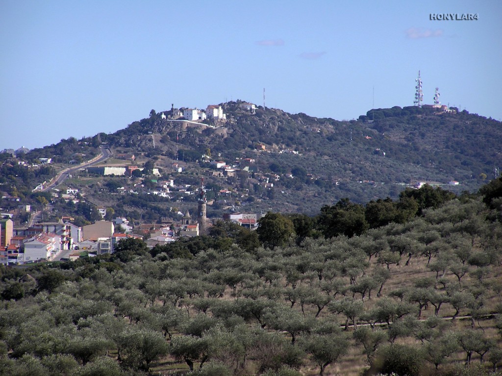 Foto: * VISTA GENERAL DEL SANTUARIO DE LA MONTAÑA Y CACERES - Caceres (Cáceres), España