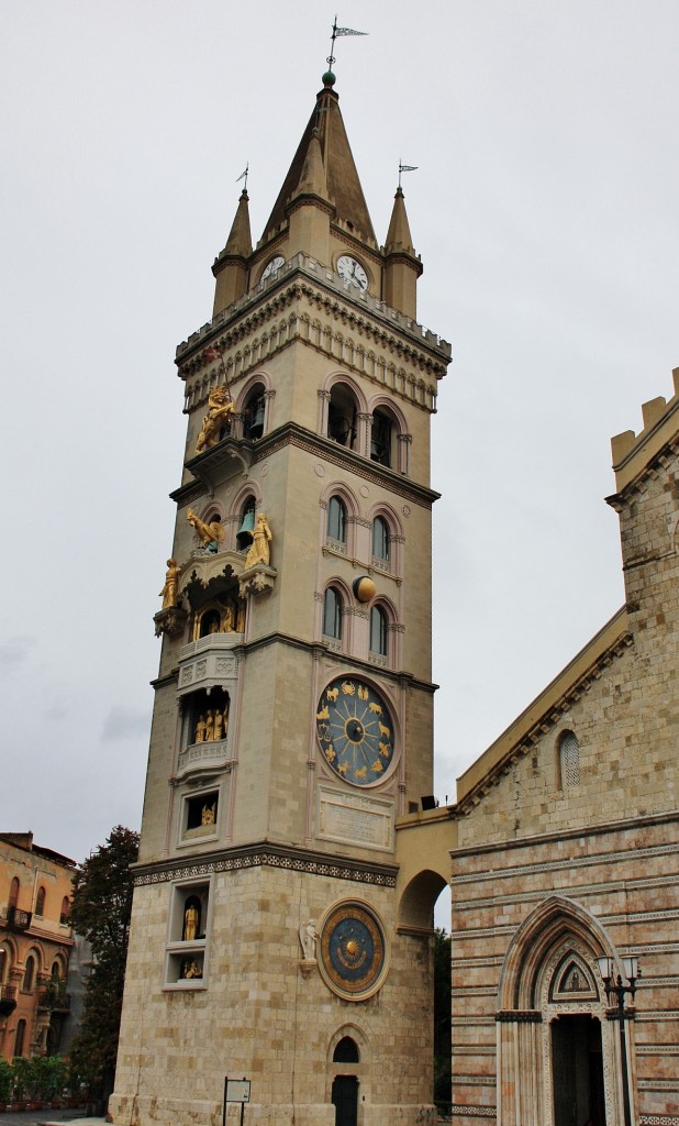 Foto: Campanario del Duomo - Messina (Sicily), Italia