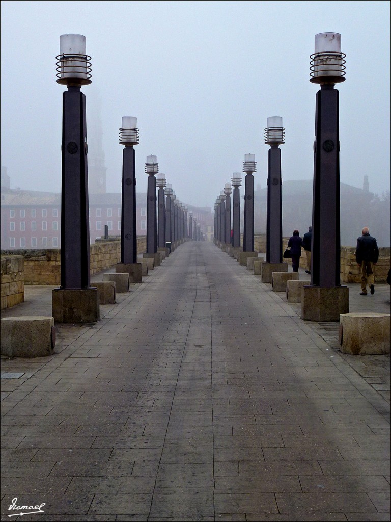 Foto: 120115-13 NIEBLA EN EL EBRO  PUENTE PÌEDRA - Zaragoza (Aragón), España