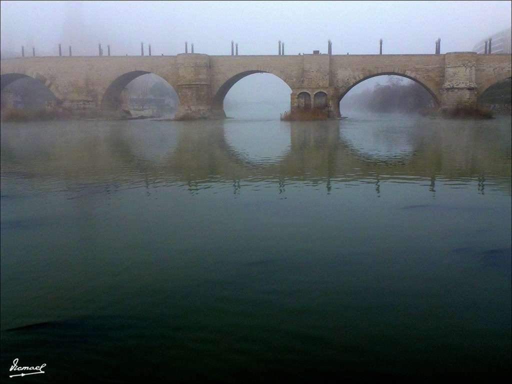 Foto: 120115-23 NIEBLA EN EL EBRO  PUENTE PÌEDRA - Zaragoza (Aragón), España