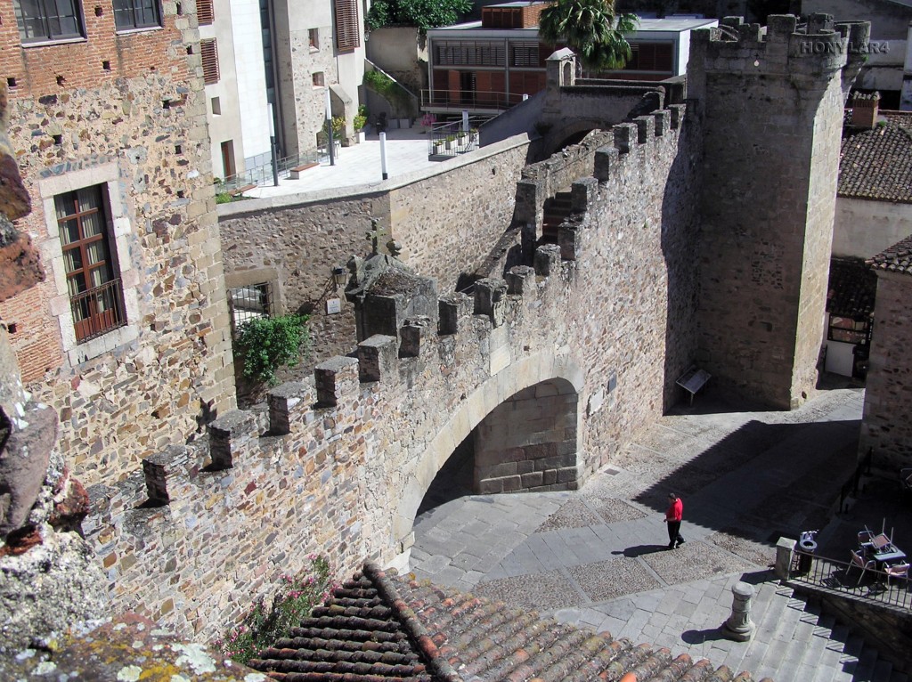 Foto: * ARCO DE LA ESTRELLA DEL SIGLO XVIII - Caceres (Cáceres), España