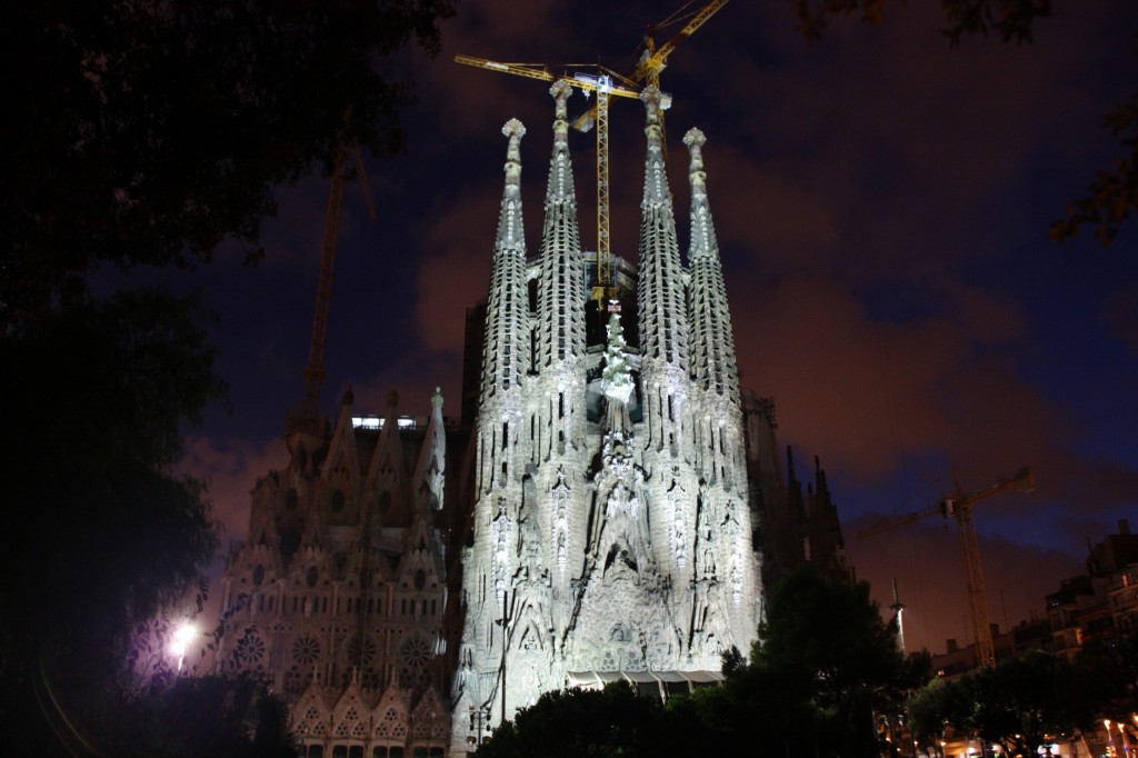 Foto: Ilumunacón de la Sagrada Familia - Barcelona (Cataluña), España