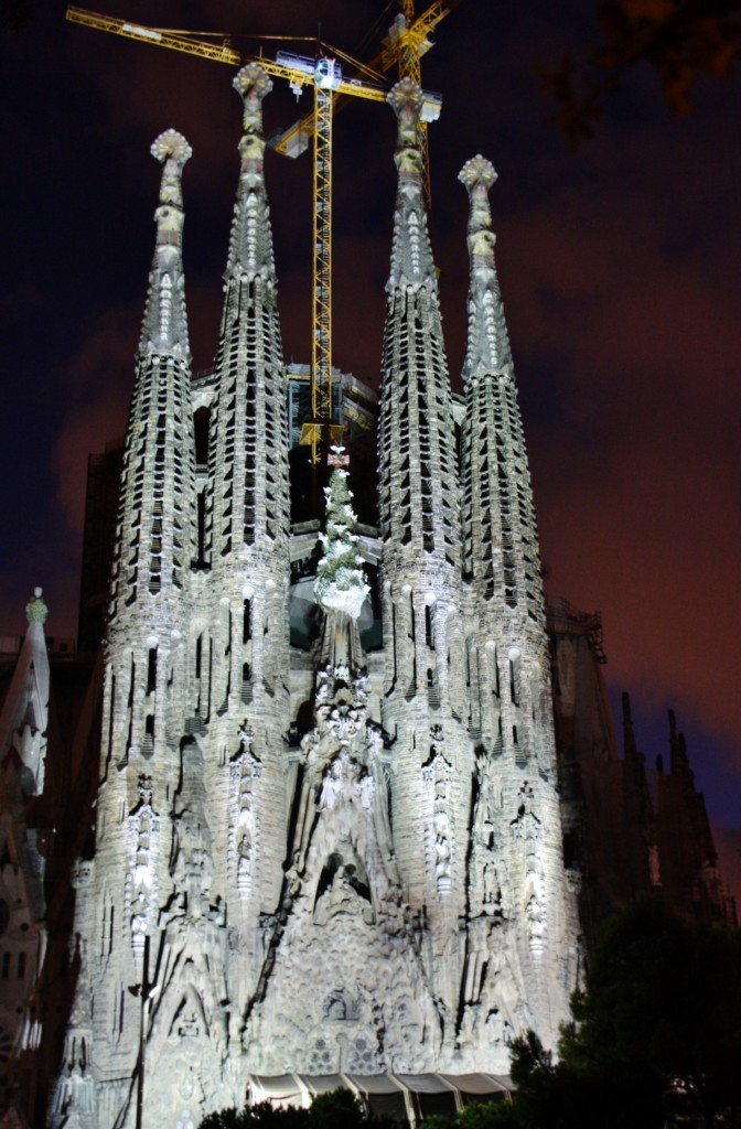 Foto: Ilumunacón de la Sagrada Familia - Barcelona (Cataluña), España