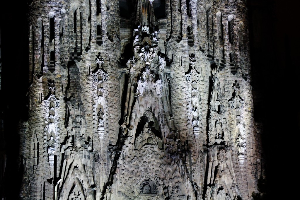 Foto: Ilumunacón de la Sagrada Familia - Barcelona (Cataluña), España