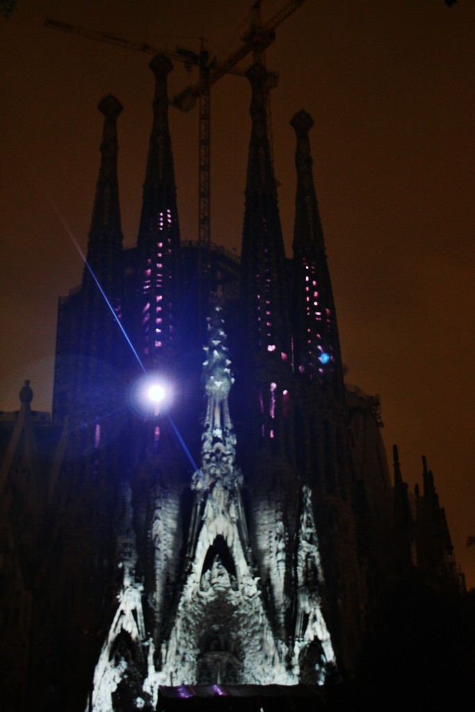 Foto: Ilumunacón de la Sagrada Familia - Barcelona (Cataluña), España