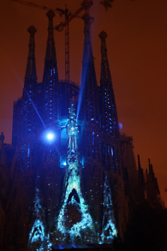 Foto: Ilumunación de la Sagrada Familia - Barcelona (Cataluña), España