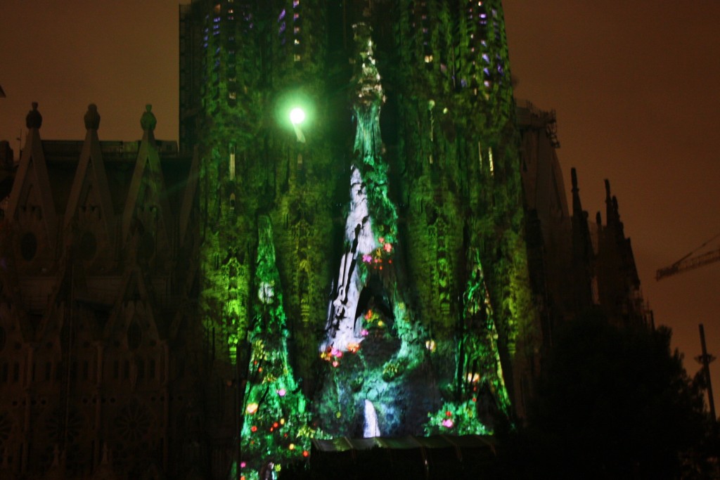 Foto: Ilumunación de la Sagrada Familia - Barcelona (Cataluña), España