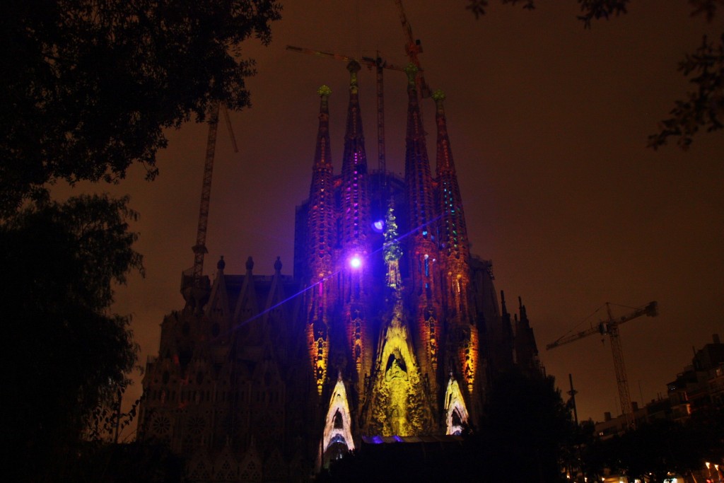 Foto: Iluminación de la Sagrada Familia - Barcelona (Cataluña), España