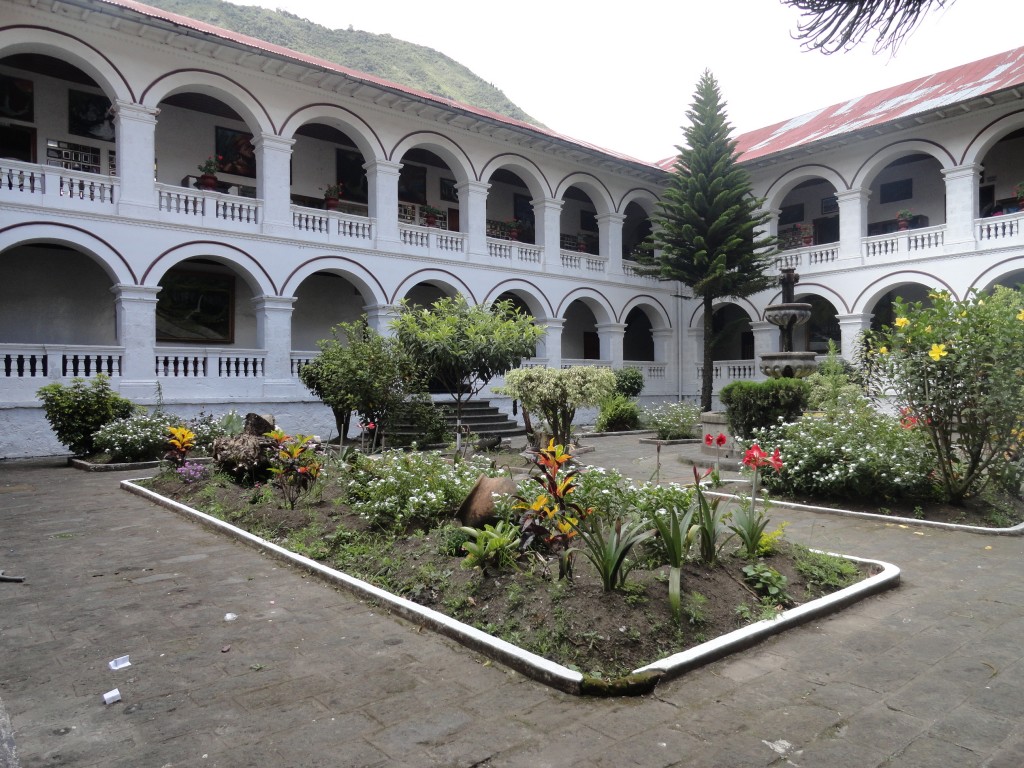 Foto: Interior de la catedral - Baños (Tungurahua), Ecuador