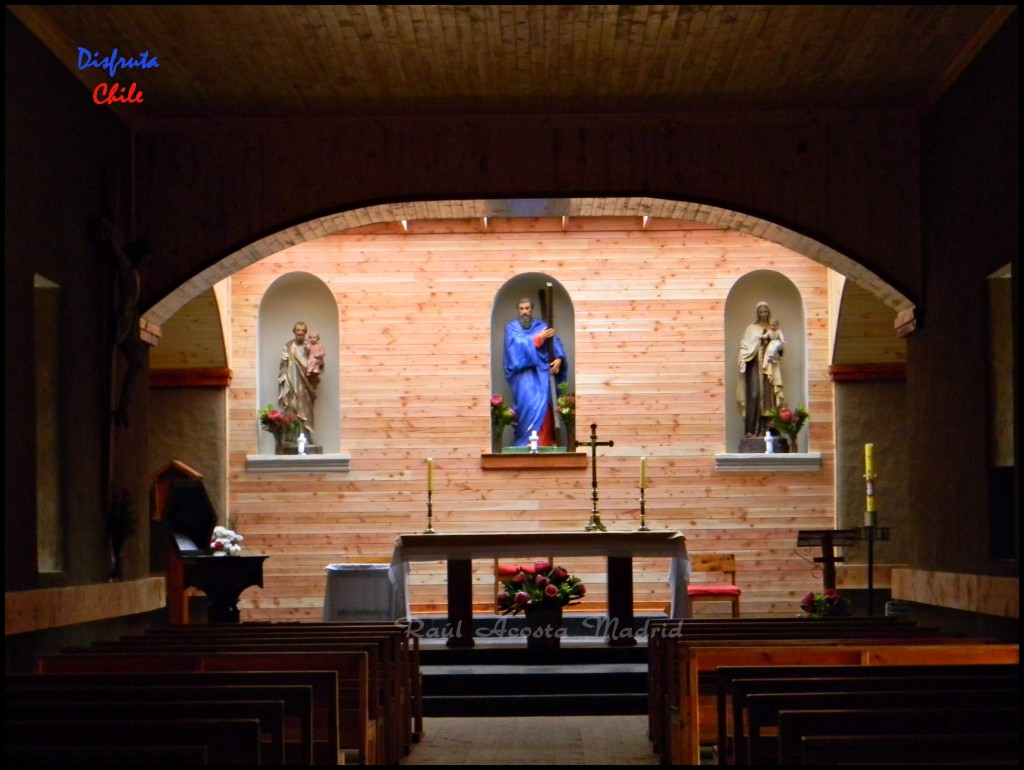 Foto: Interior iglesia San Andrés - Pichilemu (Libertador General Bernardo OʼHiggins), Chile