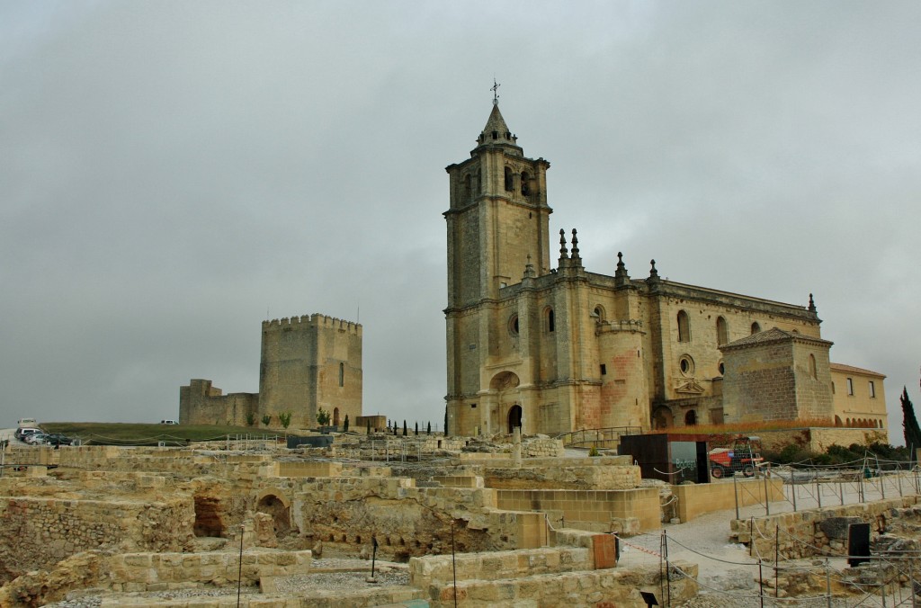 Foto: Fortaleza de la Mota: iglesia mayor abacial - Alcalá la Real (Jaén), España