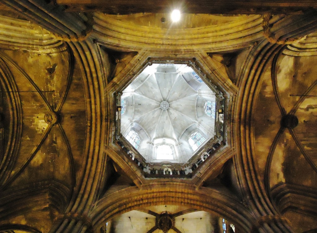 Foto: Interior de la catedral - Barcelona (Cataluña), España