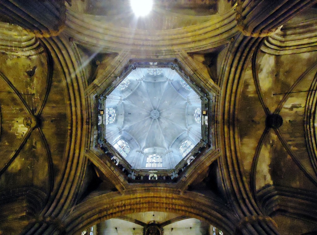 Foto: Interior de la catedral - Barcelona (Cataluña), España