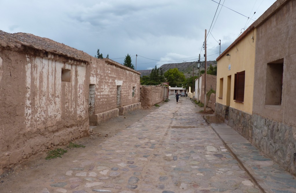 Foto: Calles del pueblo. - Tumbaya (Jujuy), Argentina