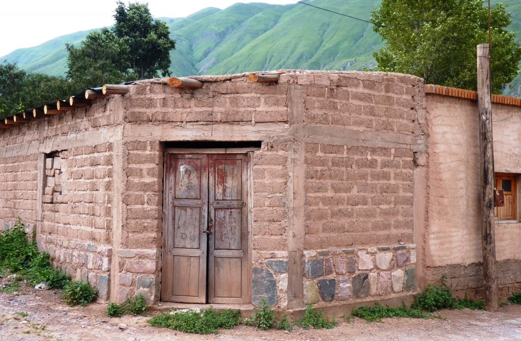 Foto: Calles del pueblo. - Tumbaya (Jujuy), Argentina