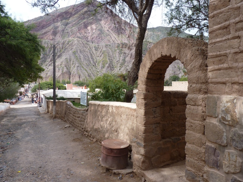 Foto: Calles del pueblo. - Purmamarca (Jujuy), Argentina