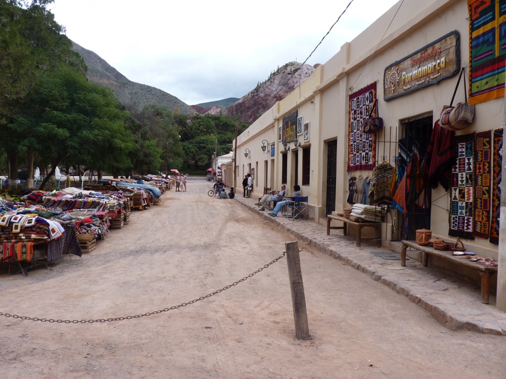 Foto: Merca do de la plaza. - Purmamarca (Jujuy), Argentina