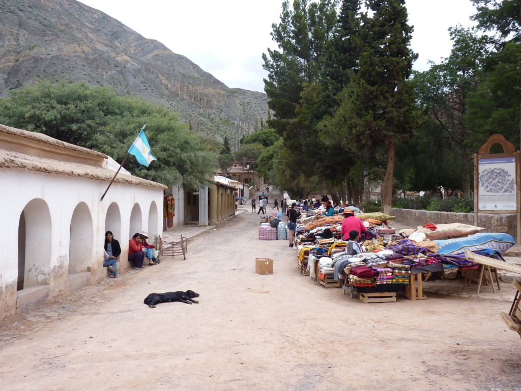 Foto: Calles del pueblo. - Purmamarca (Jujuy), Argentina