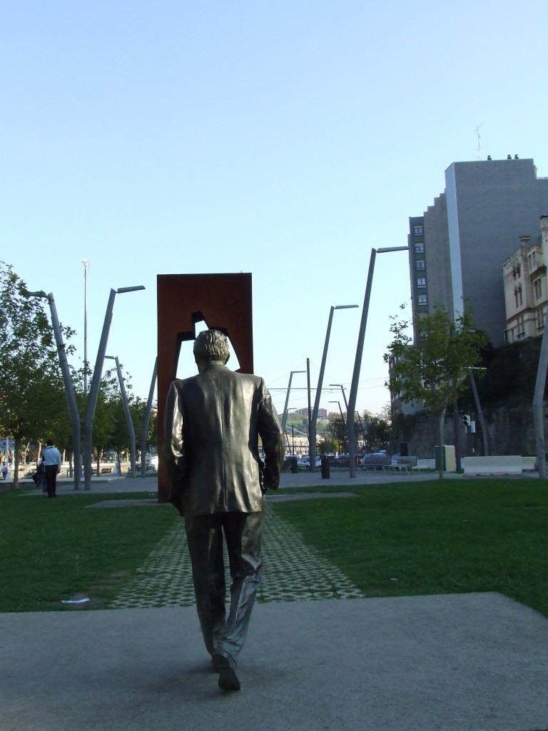 Foto: Escultura a Ramón Rubial - Bilbao (Vizcaya), España